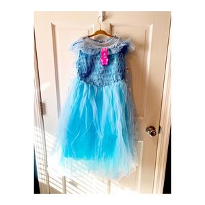 ❄️❄️Elsa Dress Up Gown with accessories❄️❄️